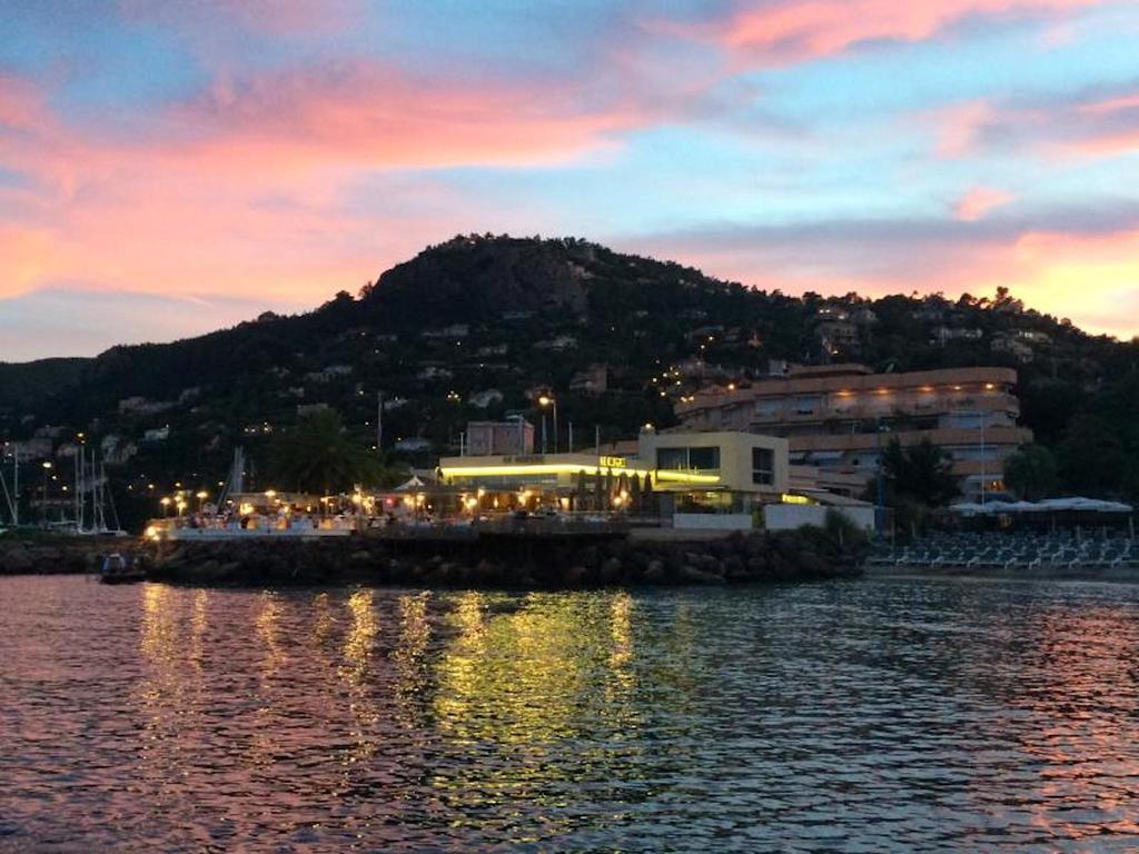 Cannes Front Beach Pools Apartment Exteriör bild